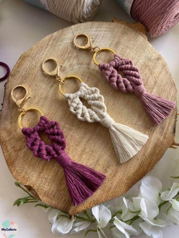 Macrame Seashell Keyring