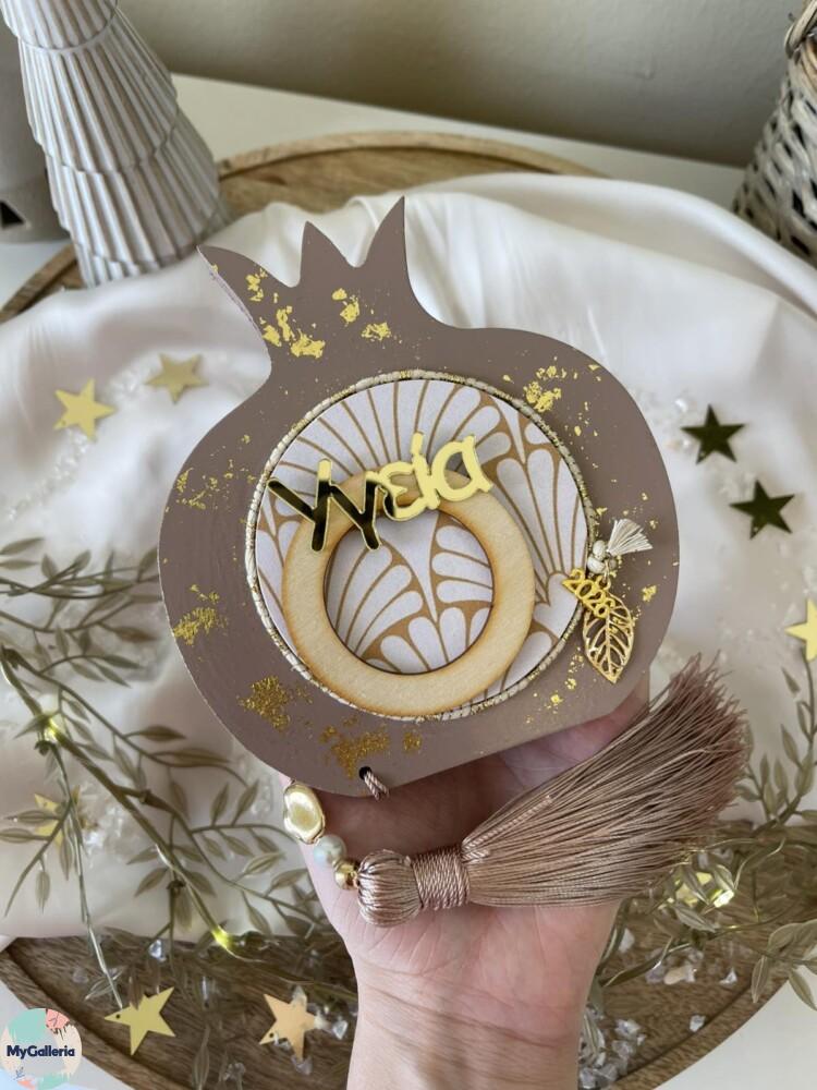 Brown Xmas-Ξύλινο διακοσμητικό ρόδι με ευχές